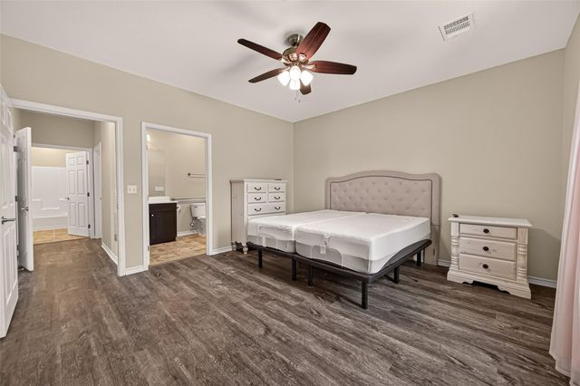 403 S 2nd Street, La Porte, TX 77571
