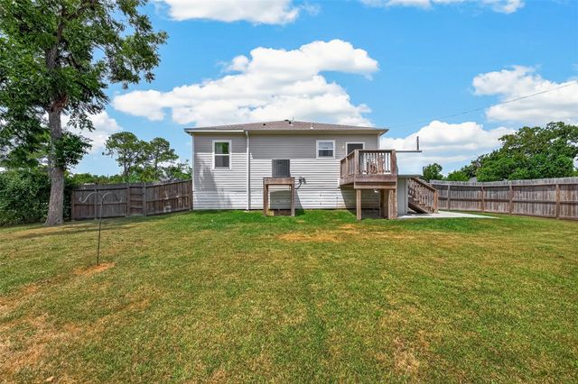 403 S 2nd Street, La Porte, TX 77571