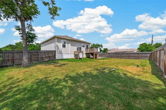403 S 2nd Street, La Porte, TX 77571