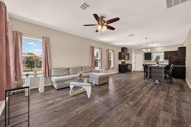 403 S 2nd Street, La Porte, TX 77571