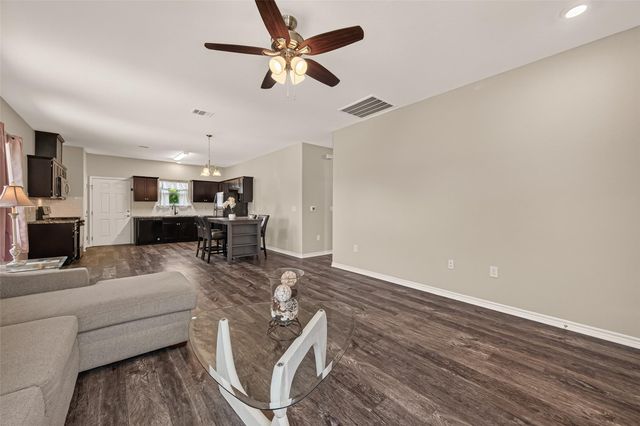 403 S 2nd Street, La Porte, TX 77571