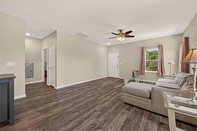 403 S 2nd Street, La Porte, TX 77571