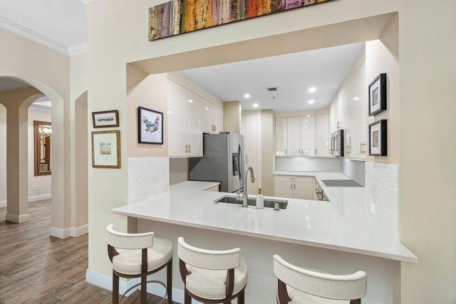 200 NE 2nd Avenue 211, Delray Beach, FL 33444