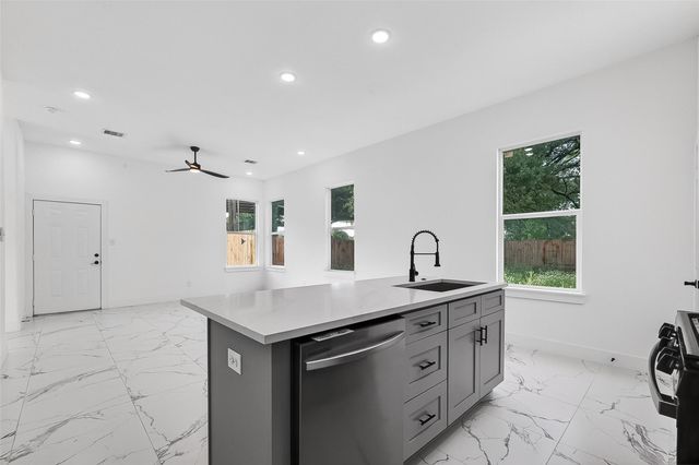 9334 Waller Street, Houston, TX 77012