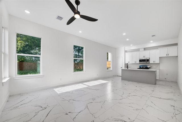 9334 Waller Street, Houston, TX 77012