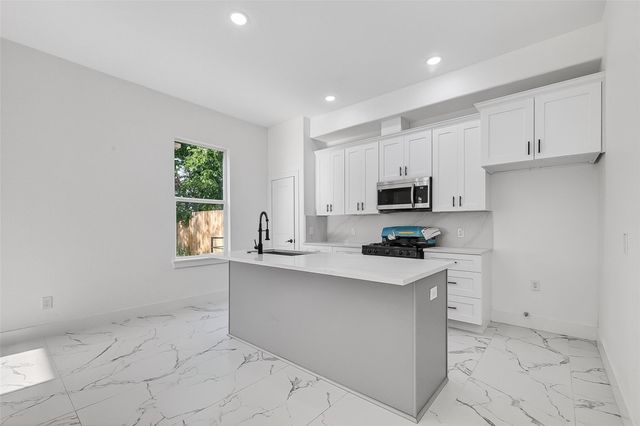 9334 Waller Street, Houston, TX 77012