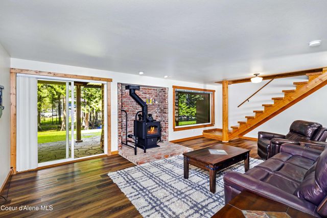 1205 Wooded Acres Dr, Sagle, ID 83860