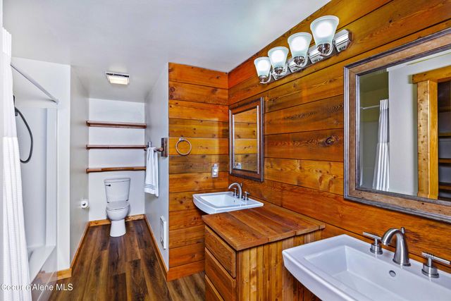 1205 Wooded Acres Dr, Sagle, ID 83860