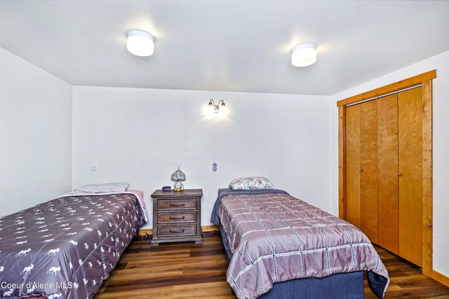 1205 Wooded Acres Dr, Sagle, ID 83860