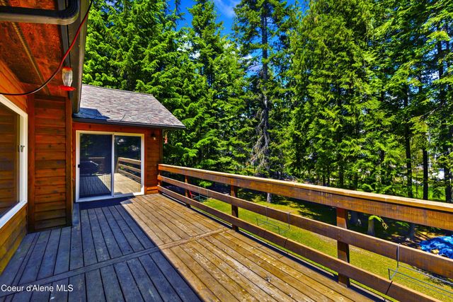 1205 Wooded Acres Dr, Sagle, ID 83860