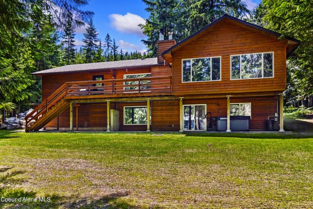 1205 Wooded Acres Dr, Sagle, ID 83860