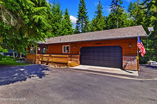 1205 Wooded Acres Dr, Sagle, ID 83860