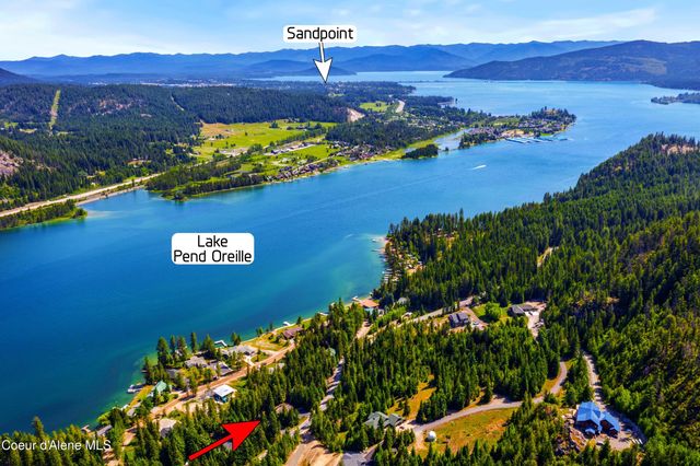 1205 Wooded Acres Dr, Sagle, ID 83860