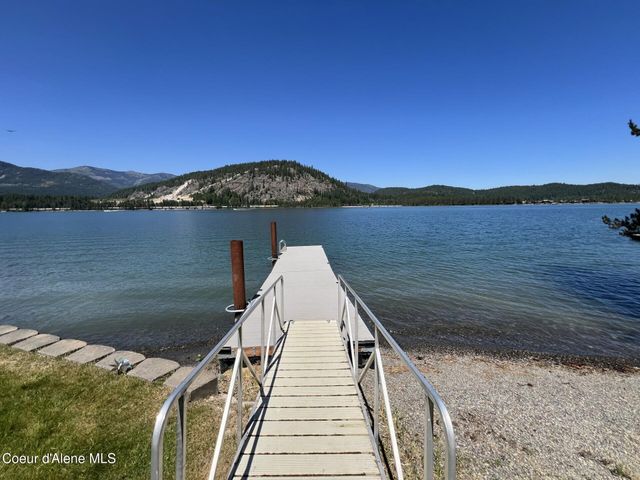 1205 Wooded Acres Dr, Sagle, ID 83860