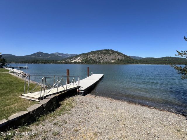 1205 Wooded Acres Dr, Sagle, ID 83860