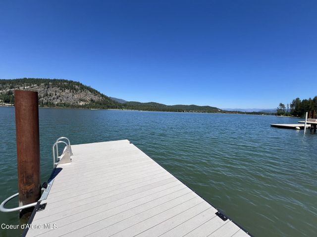 1205 Wooded Acres Dr, Sagle, ID 83860