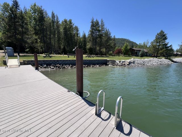 1205 Wooded Acres Dr, Sagle, ID 83860