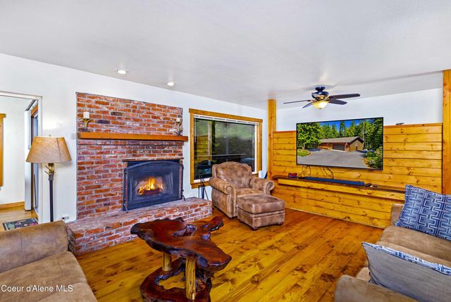 1205 Wooded Acres Dr, Sagle, ID 83860