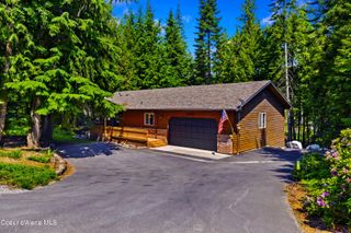 1205 Wooded Acres Dr, Sagle, ID 83860