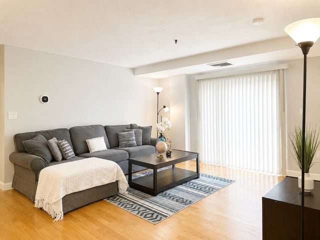 39 Parlin St 207, Everett, MA 02149