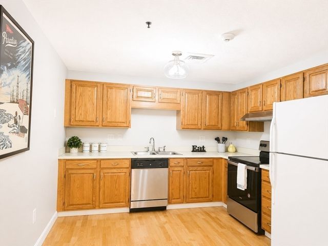 39 Parlin St 207, Everett, MA 02149