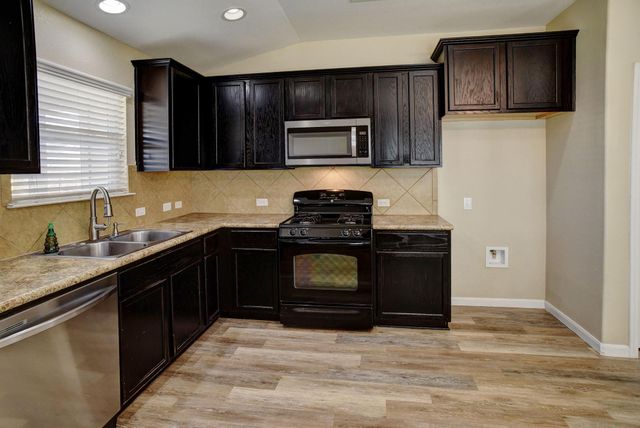 319 Wild Cat DR, Bastrop, TX 78602