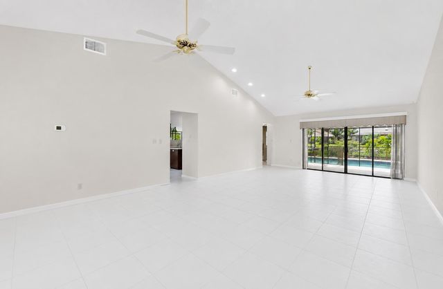 5055 NW 89TH Way, Coral Springs, FL 33067
