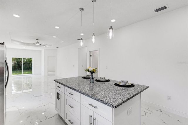 806 W LOWRY LANE, Tampa, FL 33604