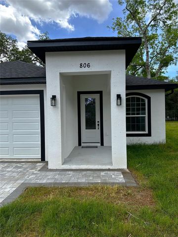 806 W LOWRY LANE, Tampa, FL 33604