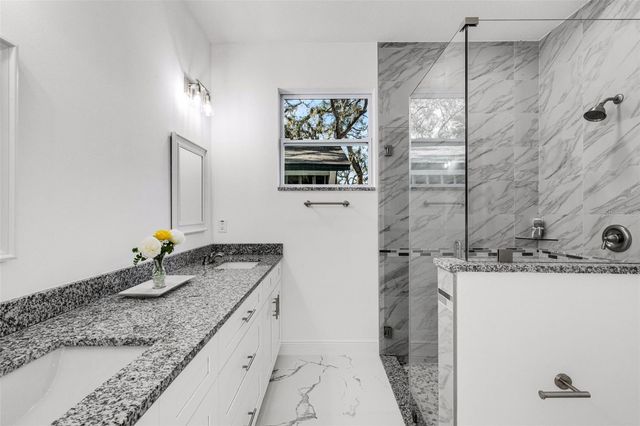 806 W LOWRY LANE, Tampa, FL 33604