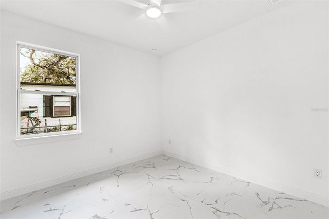 806 W LOWRY LANE, Tampa, FL 33604