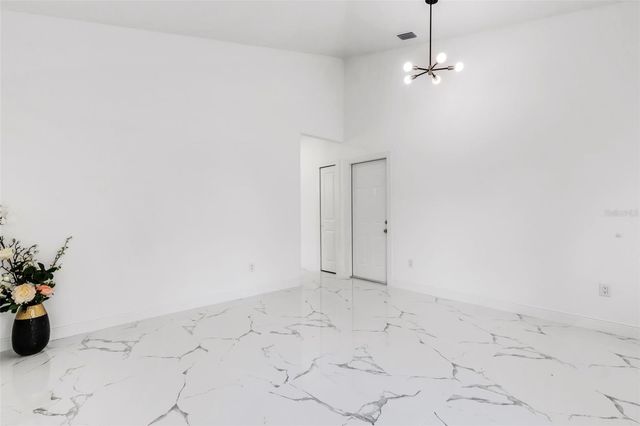 806 W LOWRY LANE, Tampa, FL 33604