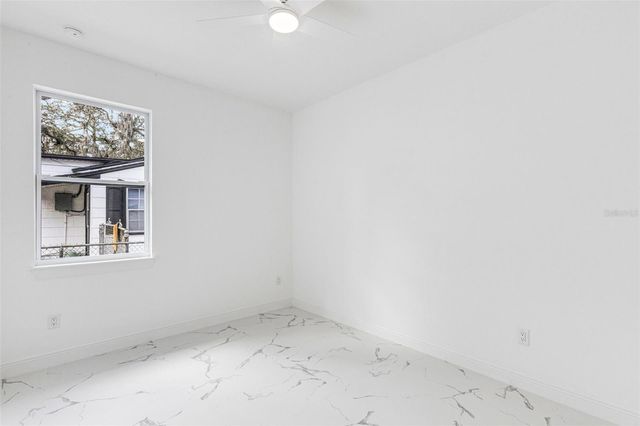 806 W LOWRY LANE, Tampa, FL 33604