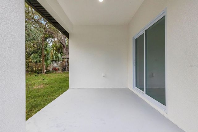 806 W LOWRY LANE, Tampa, FL 33604