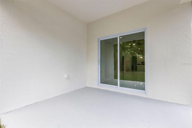 806 W LOWRY LANE, Tampa, FL 33604