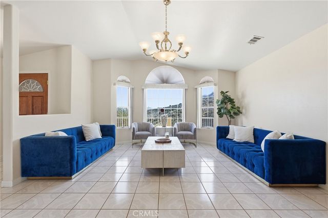 14455 Summit Valley, Hesperia, CA 92345