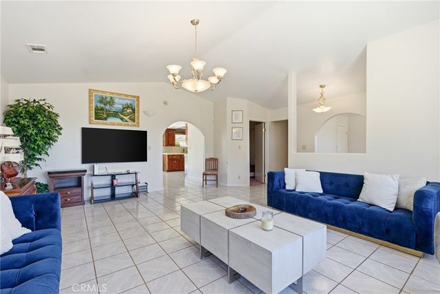 14455 Summit Valley, Hesperia, CA 92345