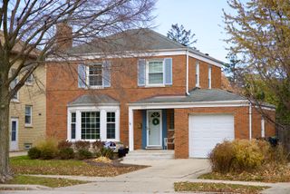 2523 Hastings Avenue, Evanston, IL 60201