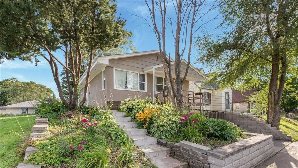 1950 Case Avenue E, Saint Paul, MN 55119