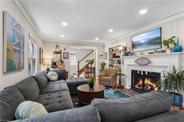 142 Algonquin RD, Hampton, VA 23661