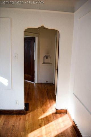 360 KINGS HWY Highway, Wyandotte, MI 48192