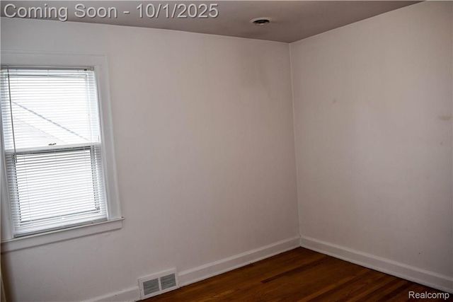 360 KINGS HWY Highway, Wyandotte, MI 48192