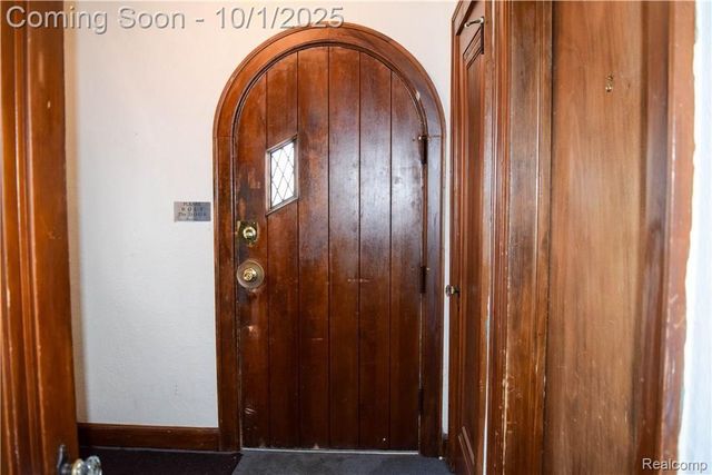 360 KINGS HWY Highway, Wyandotte, MI 48192