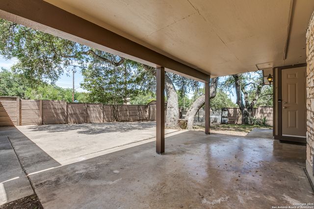 10215 Charter Ridge, San Antonio, TX 78230