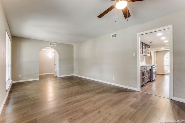10215 Charter Ridge, San Antonio, TX 78230