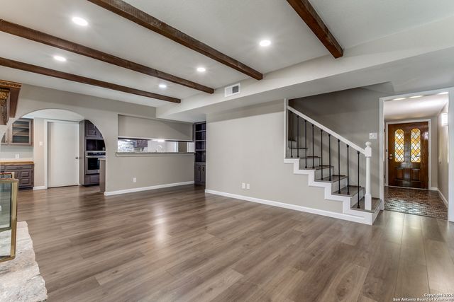 10215 Charter Ridge, San Antonio, TX 78230