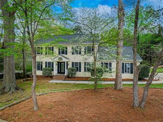 945 E Riverbend Drive SW, Lilburn, GA 30047