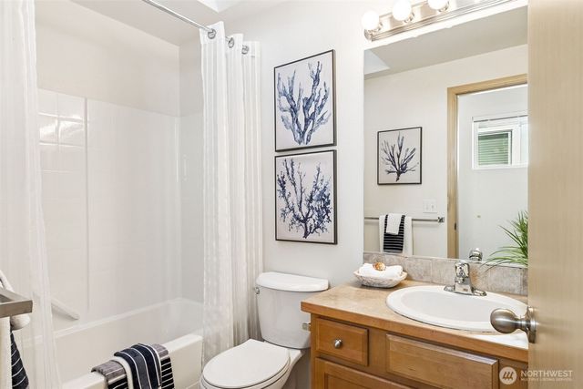 10044 19th Avenue SW, Seattle, WA 98146