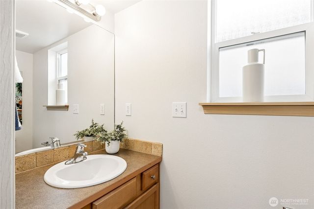 10044 19th Avenue SW, Seattle, WA 98146