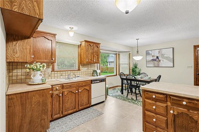 604 Finch Street, Raymore, MO 64083